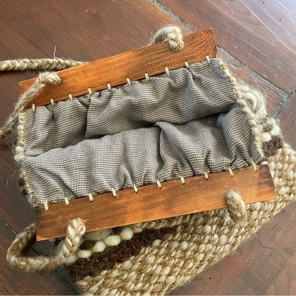 Vintage Boho Chic woven wool purse - Picture 5 of 6